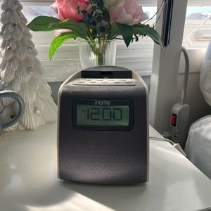IHOME SPEAKER & DEVICE CHARGER